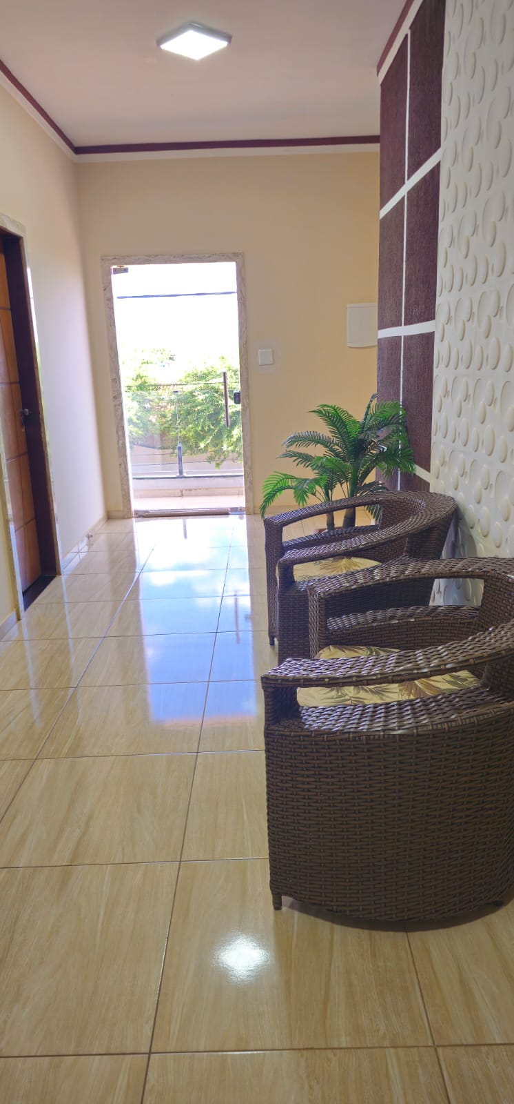 Banheiro com box de vidro